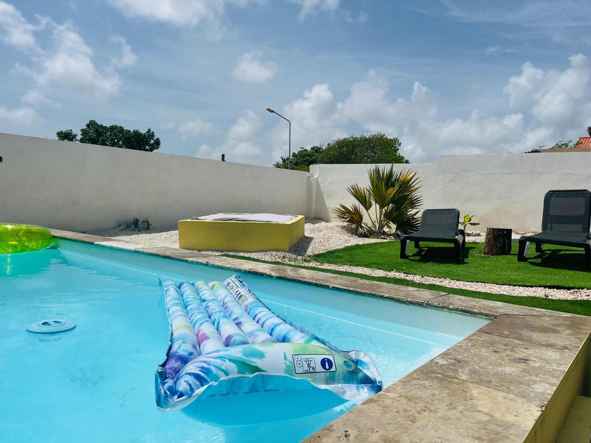 Bon Bini Kokolishi Hotel Willemstad Exterior foto