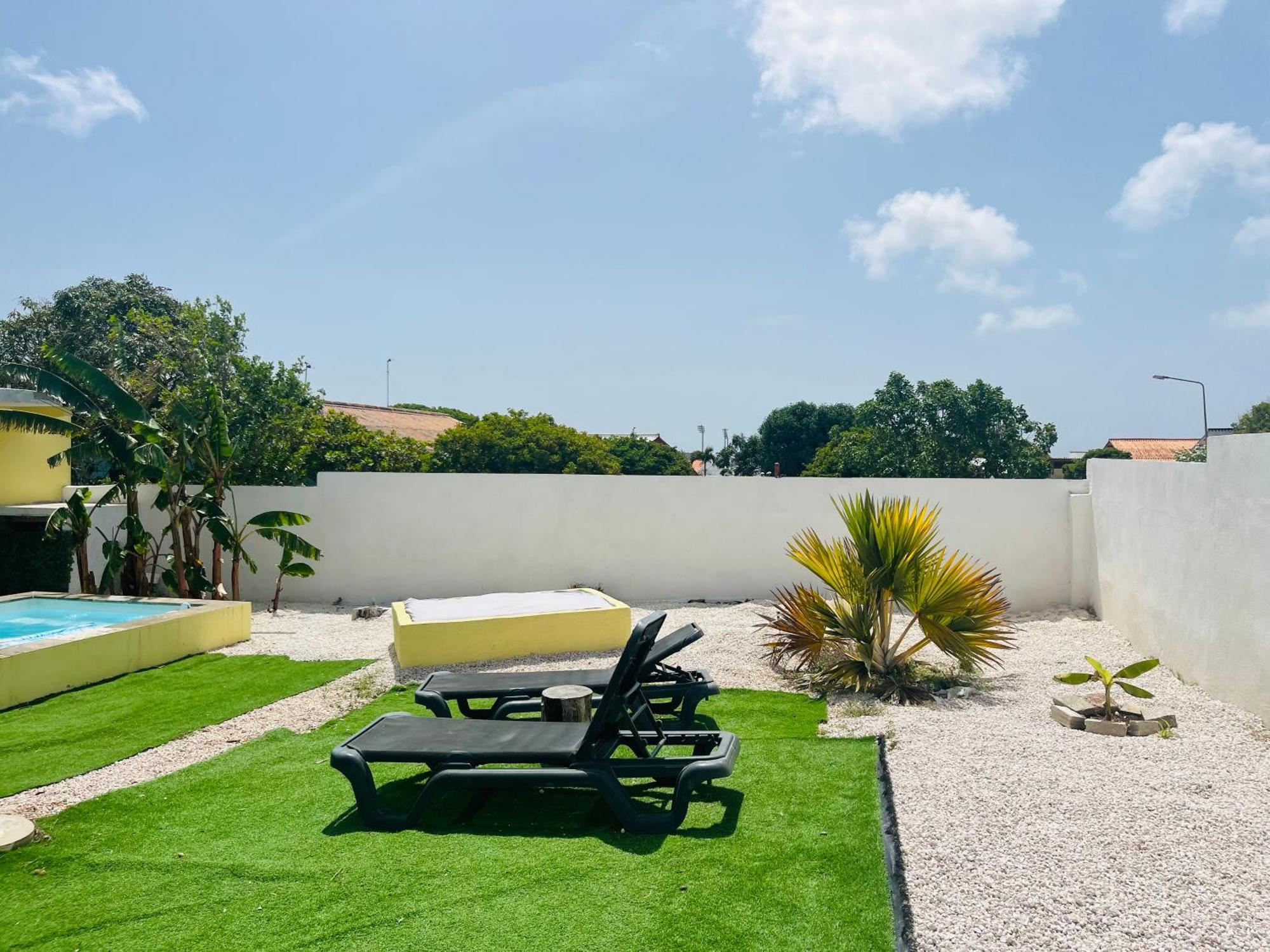 Bon Bini Kokolishi Hotel Willemstad Exterior foto